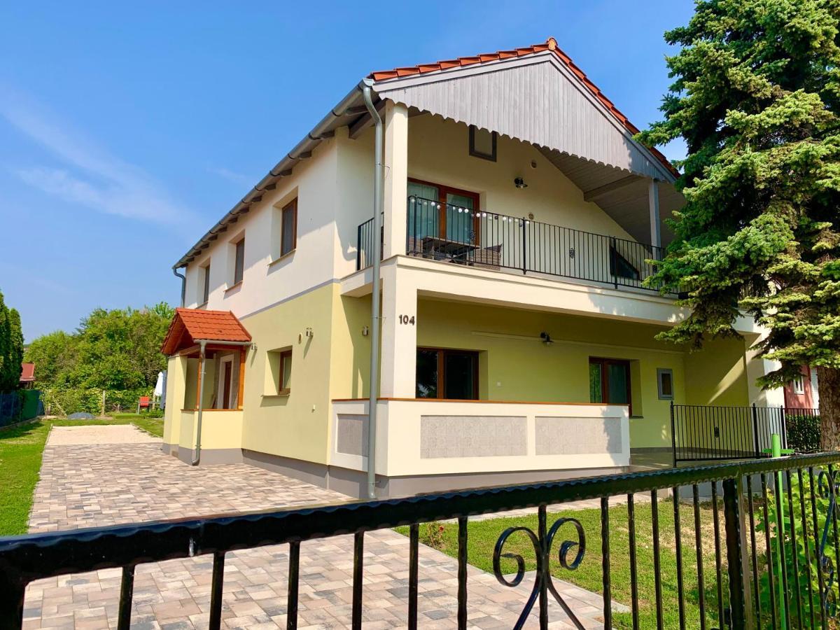 Pine&Chill2 Apartments Balatonalmádi Exterior foto